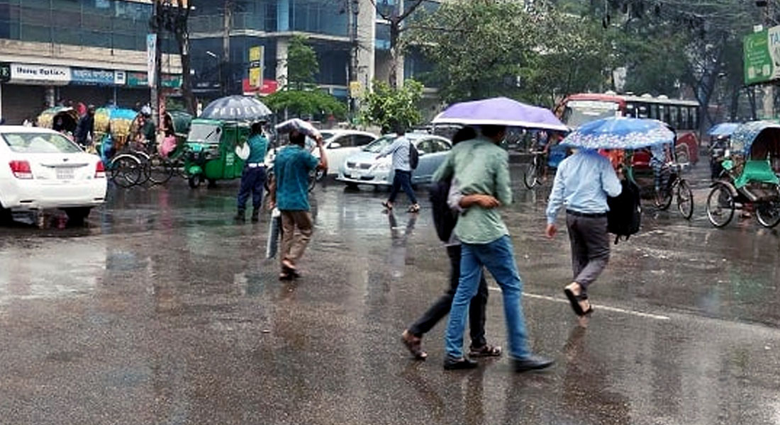 ভ্যাপসা গরমের পর রাজধানীতে স্বস্তির বৃষ্টি